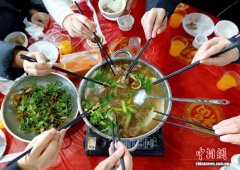 湖南东安 “羊产业” 成民众增收 “金钥